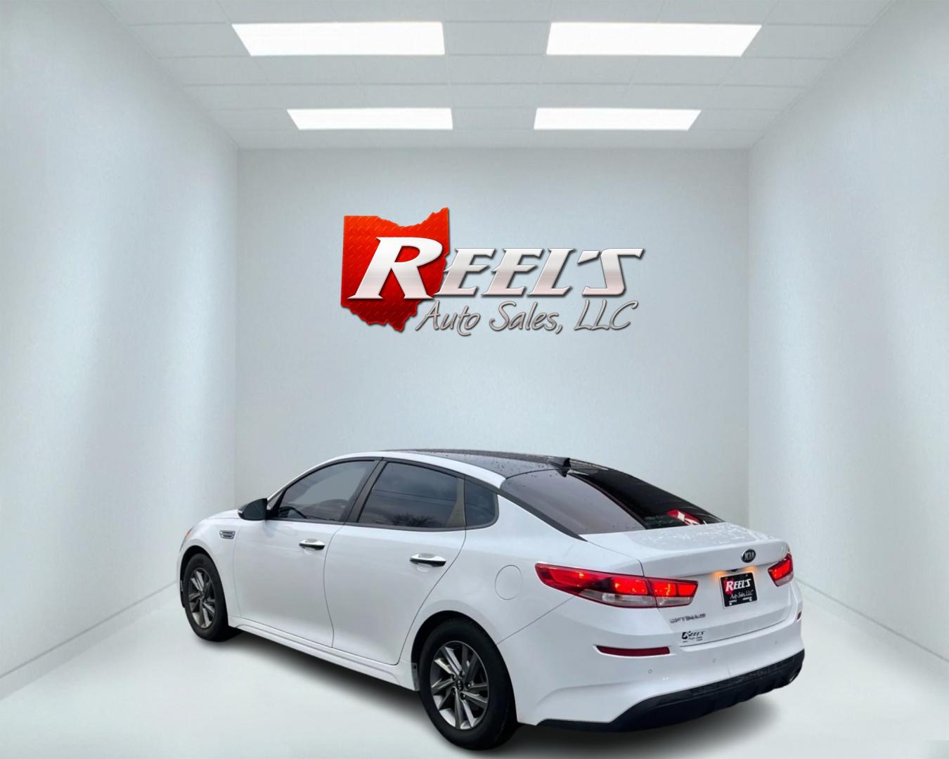 2019 White /Black Kia Optima LX (5XXGT4L36KG) with an 2.4L I4 DOHC 16V engine, 6A transmission, located at 11115 Chardon Rd. , Chardon, OH, 44024, (440) 214-9705, 41.580246, -81.241943 - Photo#9